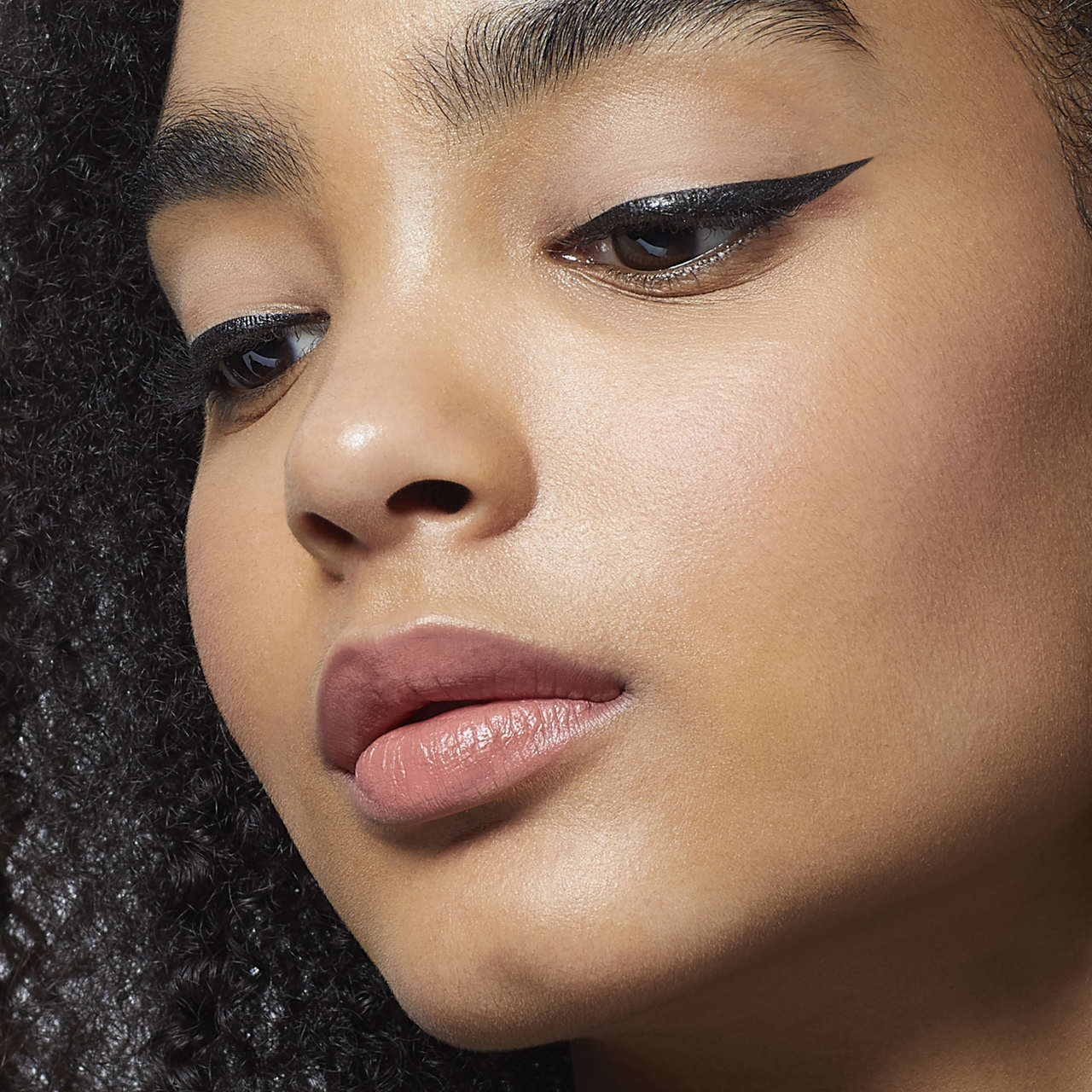 L'Oreal Paris X Karl Lagerfeld Liquid Graphic Eyeliner, Limited Edition,