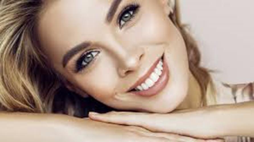 L'Oreal Color Riche Ultra Matte Highly Pigmented Nude Lipstick,