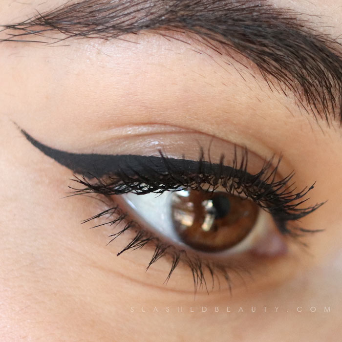 COVERGIRL Get in Line Liquid Eyeliner,
