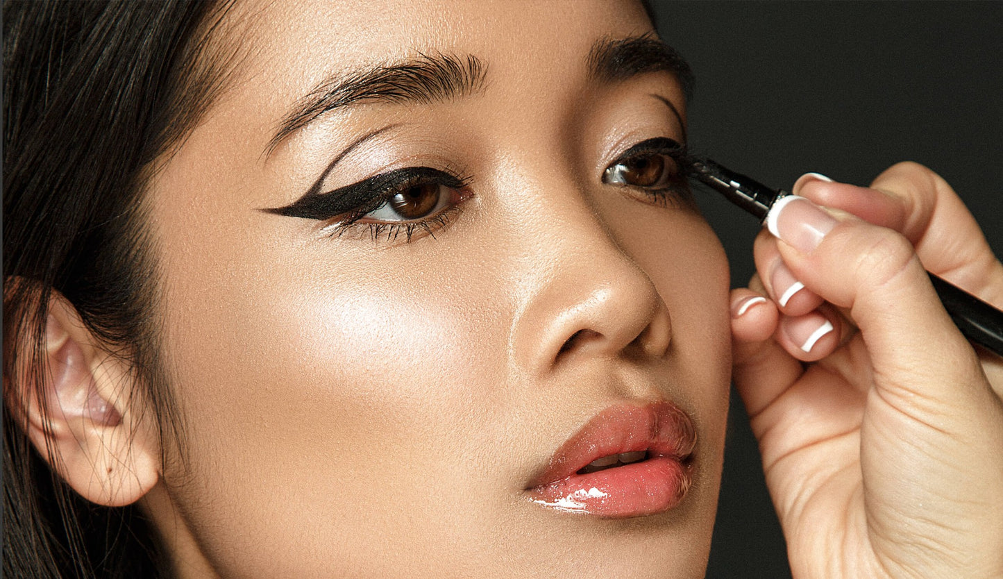 COVERGIRL Get in Line Active Eyeliner,