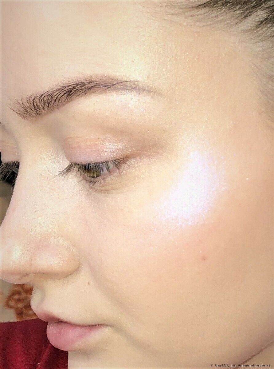 NYX Professional Makeup Holographic Halo Finishing Powder,