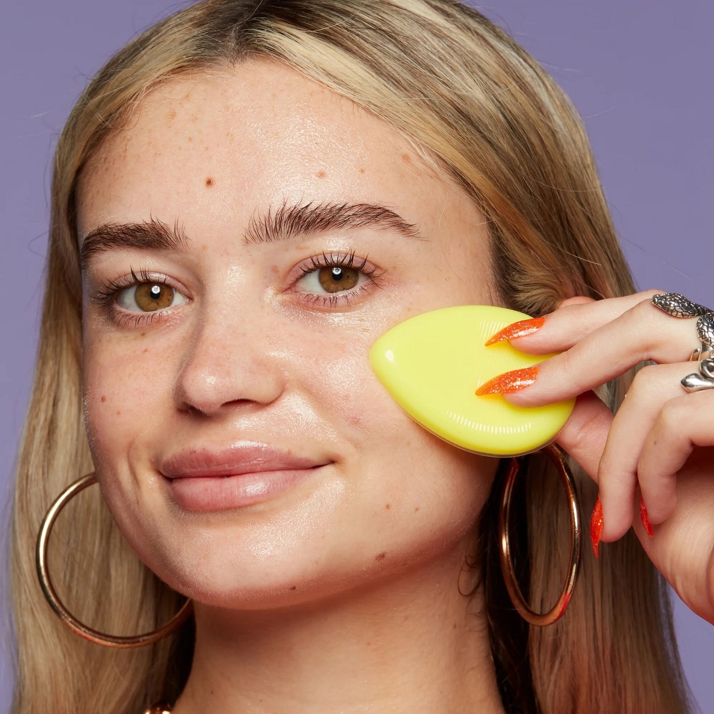NYX PROFESSIONAL MAKEUP Plump Right Back Silicone Applicator Sponge for Face,