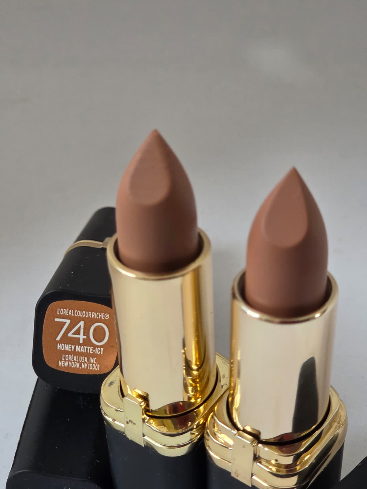 3X L'Oréal Paris Colour Riche Creamy Matte Lipstick, 740 Honey Matte-Ict