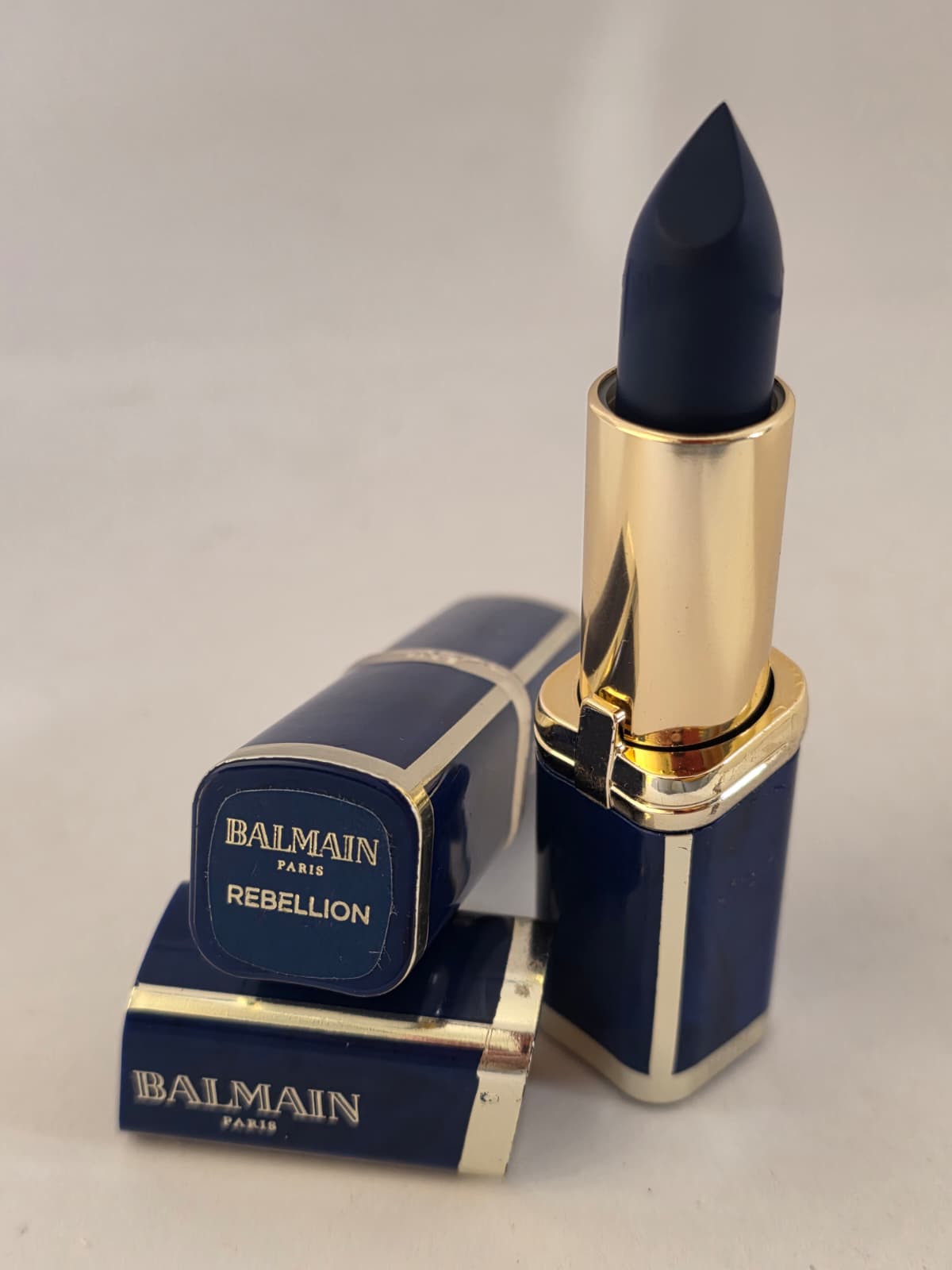 2X L’Oréal Paris x Balmain Limited  Edition Lipstick, #901 Rebellion