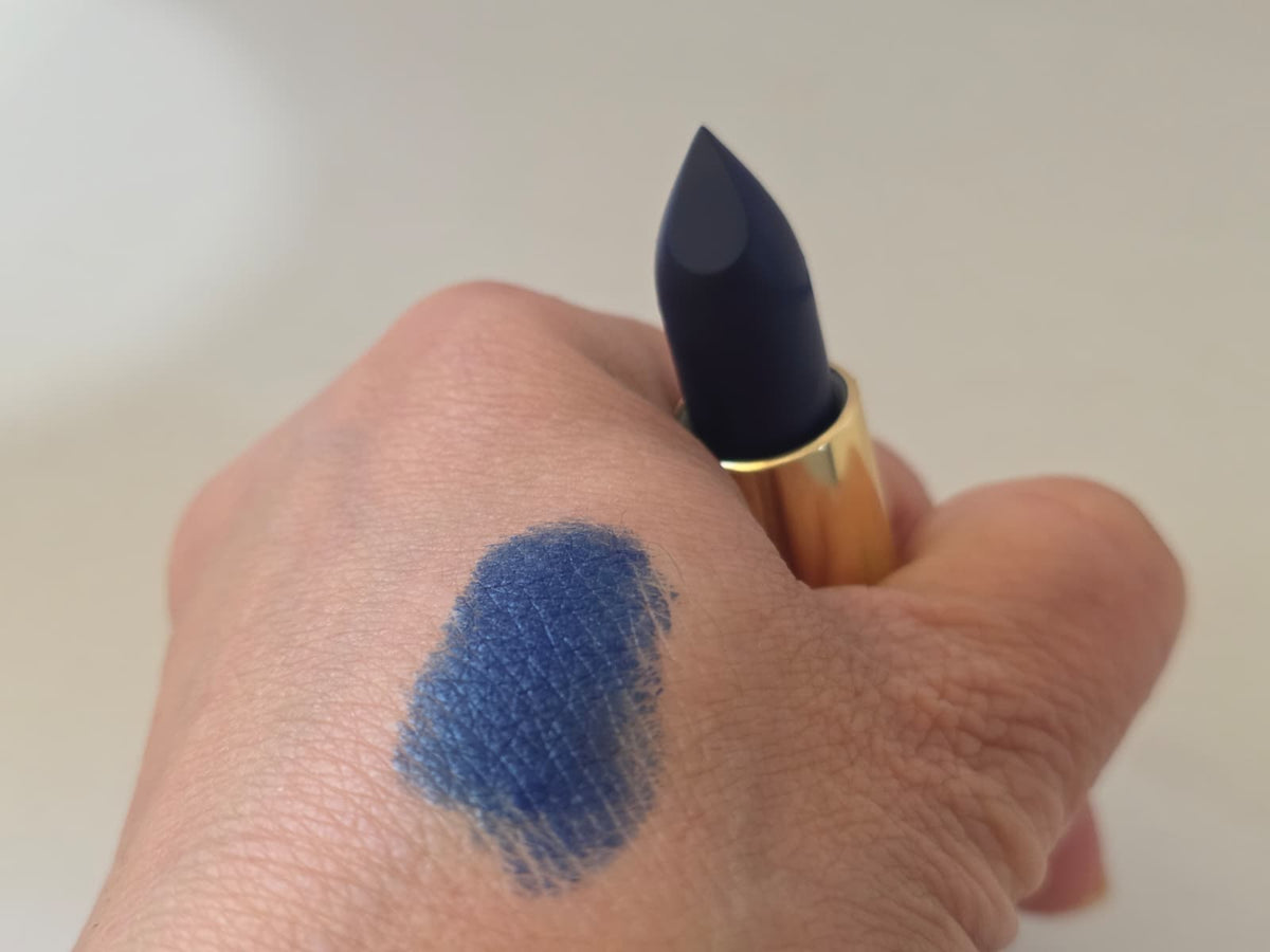 2X L’Oréal Paris x Balmain Limited  Edition Lipstick, #901 Rebellion