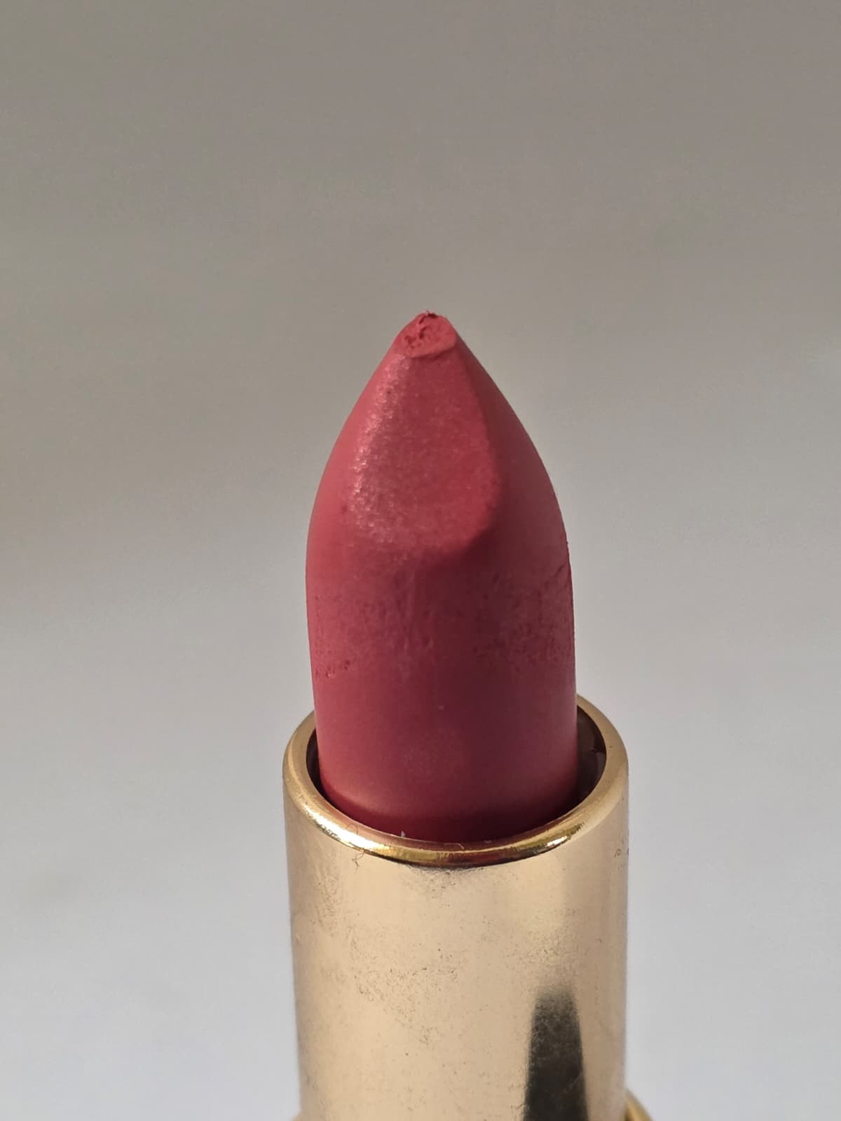 L'Oreal Paris Colour Riche Collection Exclusive Lipstick, 703 Eva's Pink