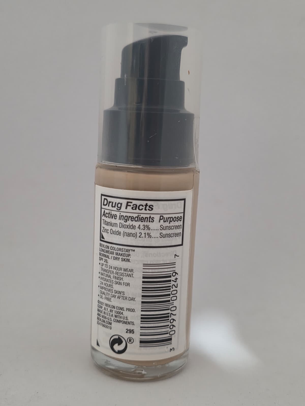 Revlon ColorStay Liquid Foundation Makeup, Normal/Dry Skin, SPF 20, 295 Dune