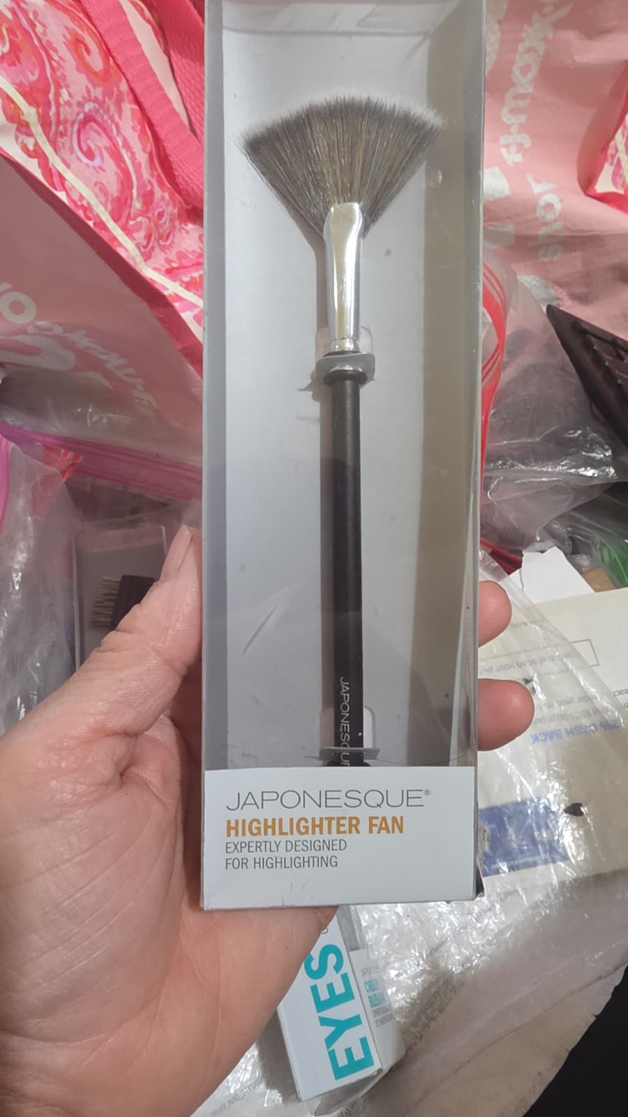 JAPONESQUE Highlighter Fan Brush – Face Makeup & Highlighting Brush